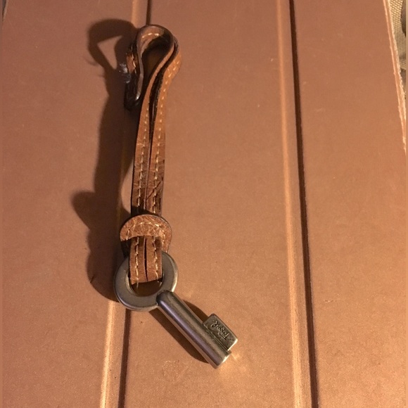 FOSSIL Silver Tone Key CHARM BROWN LEATHER STRAP LOOP Key Fob Bag CHARM - Picture 2 of 6